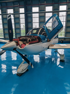 Barato Barato Barato! ¡Un SR22 en stock con tiempo de vuelo de solo 36 horas!